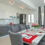 - 01 Feriehus *