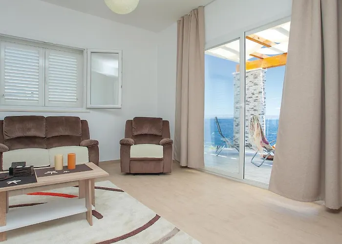- 01 Ferienhaus Prigradica