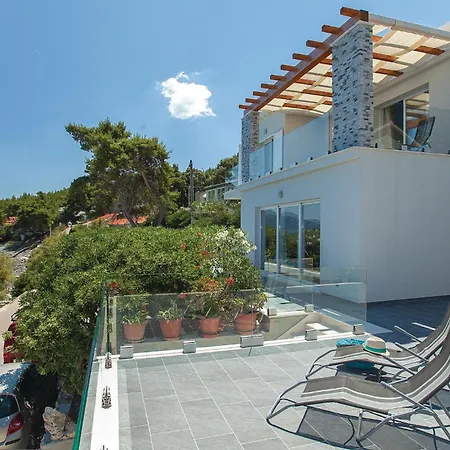 Awesome Home In Prigradica With Wifi Holiday home